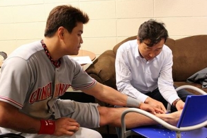 추신수 발목 한방치료 효과에 동료들 “놀랍다”