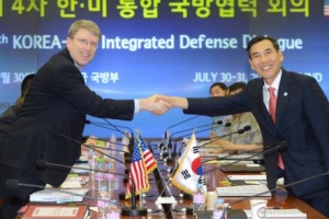 “美, 北 핵위협 감안 전작권 전환 재연기 긍정적”