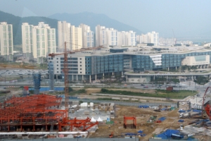 [세종청사는 ‘돈 먹는 하마’] 연말 5600명 더 내려오면 주차난·교통난·주택난 ‘3중고’ 가중