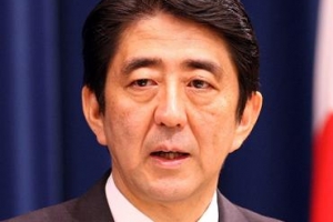 아베 야스쿠니행…지지율 하락속 보수결집 포석