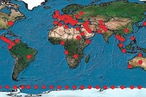 러, 스노든에 1년 망명 허용… 공항 환승구역 떠나
