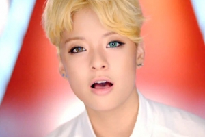 “난해한 노래 한때 걱정…2집서 여성미 강조했죠”