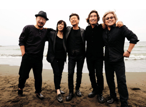 일본 밴드 ‘사잔 올스타즈’(サザンオ&#12540;ルスタ&#12540;ズ)가 한·일 역사인식을 둘러싼 갈등을 주제로 한 노래를 발표해 화제를 모으고 있다.  사잔올스타즈 공식사이트 제공