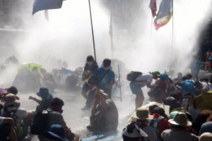 광복절 도심서 집회 잇따라…새정부 첫 물대포