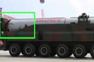 미 전문가들 “北 열병식때 등장 ‘화성 13호’ 미사일은 짝퉁”