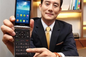 [NO.1 스마트폰 코리아] 삼성전자, 중장년층 위한 폴더형 갤럭시 출시