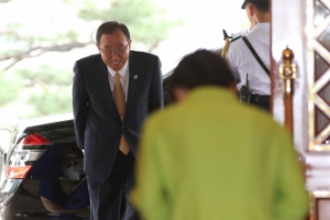 朴대통령, DMZ공원 건립 협조 요청…반 총장 “남북 합의하면 적극 돕겠다”