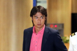 홍명보 독일파 점검 후 귀국… “얘기 많이 나눴다”