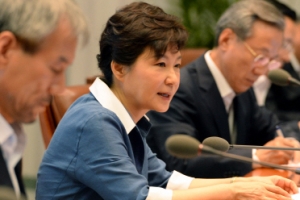 “민생과 거리 먼 정치는 국민 분열시켜”… 野 공세 차단 의지