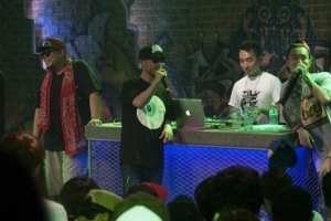 ‘디스’보다 ‘절충’… 한국힙합 1세대들의 일침