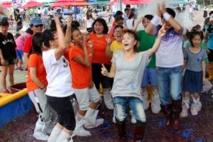 영동포도 위에서 신나게 춤을