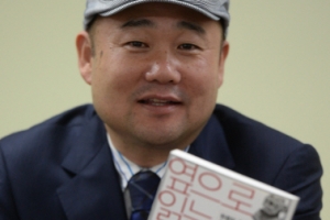 [저자와의 차 한잔] ‘옆으로 읽는 동아시아 삼국지 1’ 펴낸 역사학자 이희진