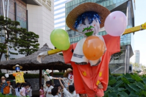 가을이 성큼… 도심 속 허수아비 체험