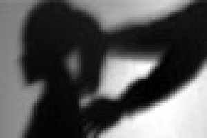 지하철 직원이 20대女 가슴 만지고…