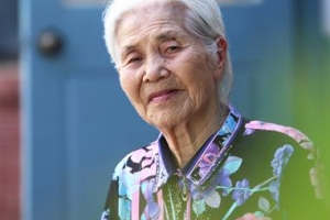 다 늙어갖고 춤이나 춘다고, 흉 안 볼랑가