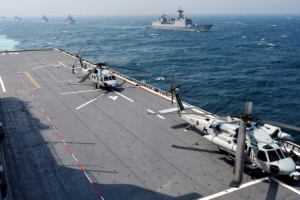 아시아 최대 수송함 해군 독도함 화재…승조원 화상입어