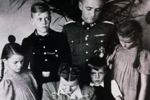 아우슈비츠수용소장의 딸, 40년간 숨어 지낸 사연