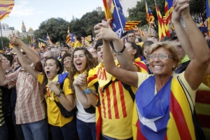 카탈루냐 분리독립 기원 400㎞ 인간 사슬