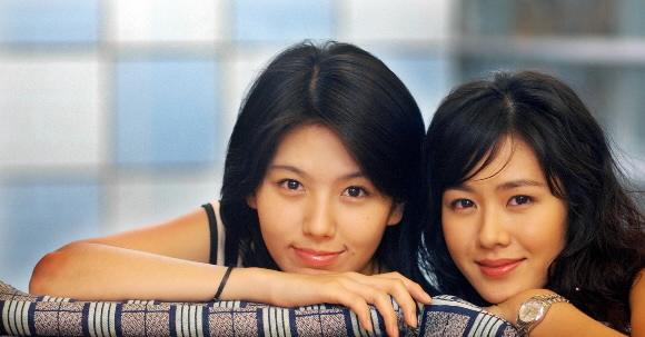 연애소설 영화 배우 이은주(왼쪽)와 손예진