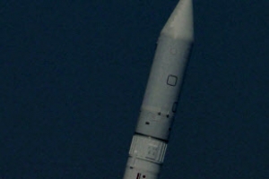 日 ‘ICBM 기술’ 신형 고체연료 로켓 발사