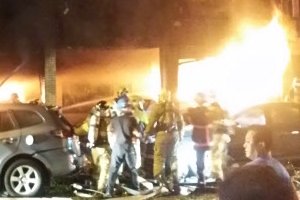 페인트 가게 폭발…애꿎은 경찰 2명 참변