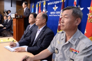 ‘스텔스 성능’ 軍 안팎 반대여론에 부담… 정치적 판단 작용했다