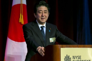 미국에 간 아베 “날 군국주의자라 부르려면 부르라”