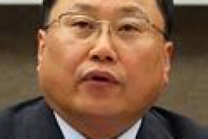 “교학사교과서 쓴 이명희 교수 사임하라”