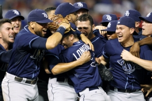 무쇠팔 프라이스 역투…탬파베이, WC전 진출