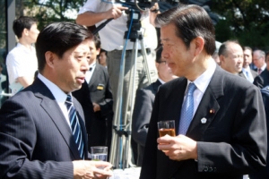 아베 정치 파트너 “한국과 관계 개선 원해”