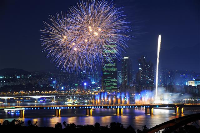 여의도 세계불꽃축제. 자료 사진 