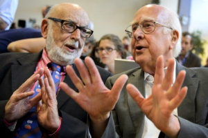 반세기전 ‘신의 입자’ 존재 예측 공로 인정