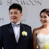 [포토] 현진영·오서운 결혼식 13년 만에 결실 맺어 ‘애틋’