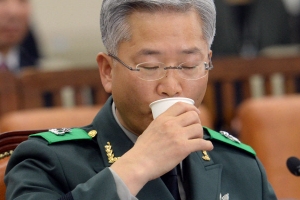 [국감 하이라이트] 軍 대선개입 의혹 난타전… 野 책임추궁에 사이버사령관 전면부인