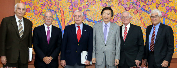 윤병세 장관·美외교정책위 북핵 문제 등 협의 