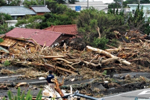 日 이즈오섬 태풍 강타… 후쿠시마 원전 비상