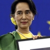 아웅산 수치 사하로프 인권상 23년만에 수령