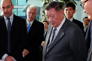 정몽구 회장 “제네시스로 유럽서 일류 브랜드 도약”
