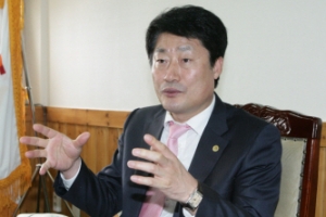 “정부가 손실 보상 약속해야  돼지 마릿수 줄고 폐수도 줄 것”