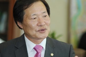 [의정 포커스] “70년대 만든 면목동 좁은 도로     교통난 숨통트게 市서 지원을”