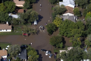 하루 사이 355㎜ 물폭탄 美 텍사스