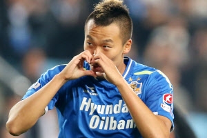 ‘장신 골잡이’ 김신욱 원톱 재발탁