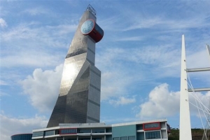 [명인·명물을 찾아서] 국내 최고 136m 태양광 발전시설 창원솔라타워