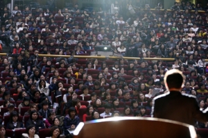 논술시험 시장 “가채점하니 더 불안” 수시모집 몰려