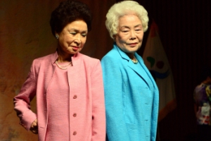 곱지? 우리도 패션 모델이야~