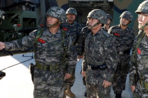 최윤희 합참의장 “먼저 간 전우들 恨 달래주자”