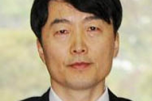 내란음모 재판서 이석기 이적표현물 두고 공방