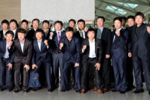 아시아 정복 나선 사자 “어게인 2011”