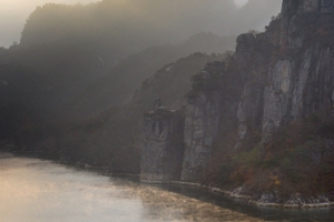 청풍호 너른 품에… 저 산도 섬이 되다