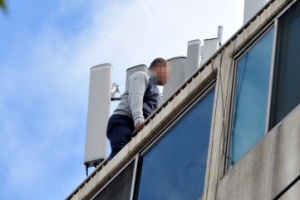 카지노서 돈잃은 중국인 관광객 자살 소동